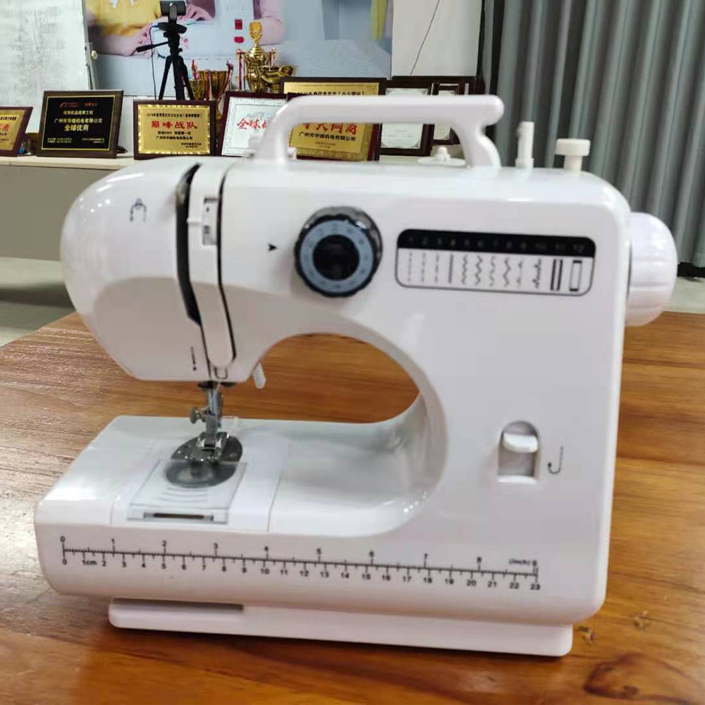 506跨境新品家用缝纫机锁边小型钉纽扣锁边迷你家用缝纫机 衣车机