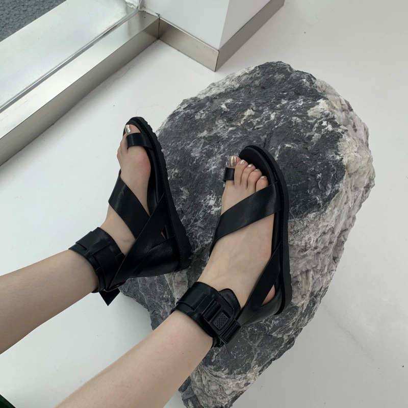 2023 новые сандалии фея ветра дикие студенческие сандалии плоская подошва повседневная римская обувь