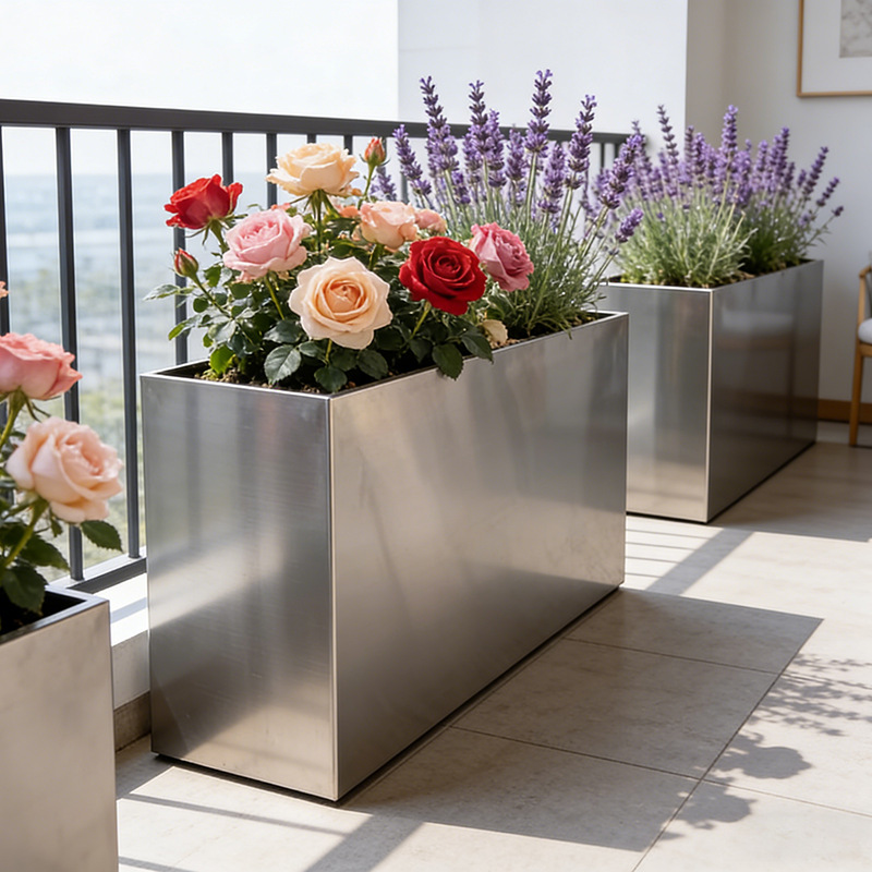 Caja de flores de acero inoxidable forjado al aire libre, sala de ventas, caja de flores de calle comercial, caja de flores de metal terminada, cerca de caja de flores