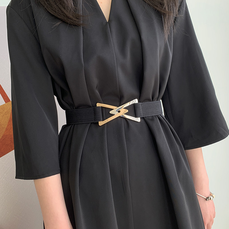 Elástico elástico negro decorativo todo-fósforo vestido abrigo triángulo hebilla cintura sello en stock al por mayor