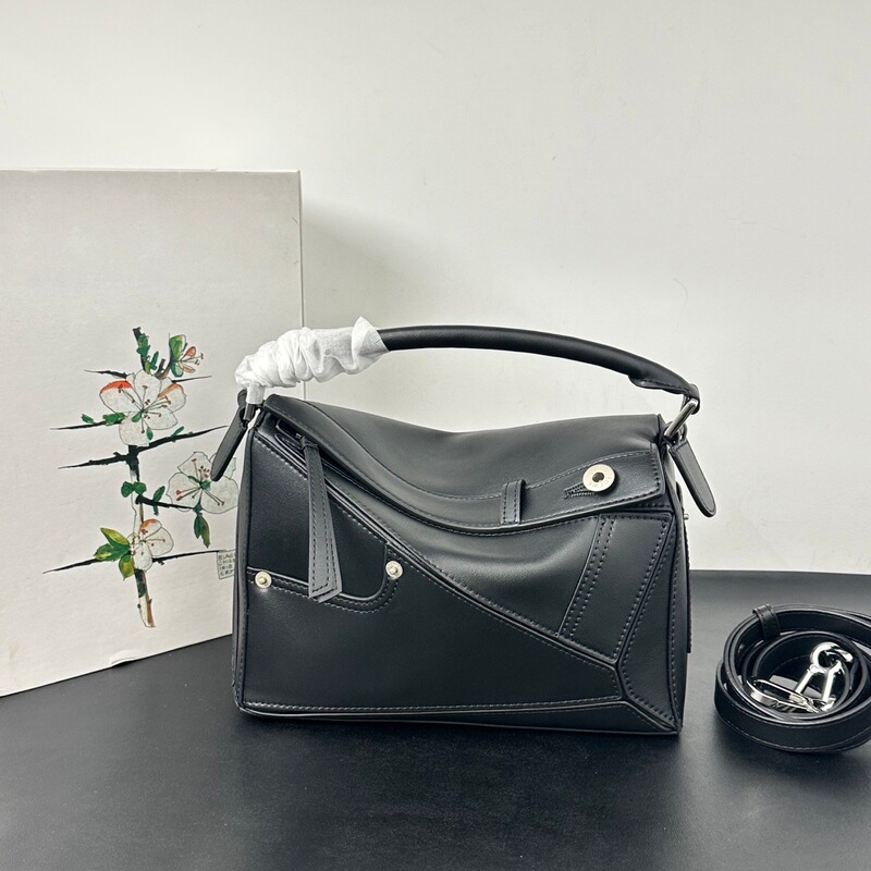 Luojia 2026 Puzzle Genuine Leather Geometric Bag Pillow Bag High-Quality Handbag Commuter Shoulder Crossbody Bag Women's Bag Luojia 2026 Puzzle Genuine Leather Geometric Bag Pillow Bag High-Quality Handbag Commuter Shoulder Crossbody Bag Women's Bag