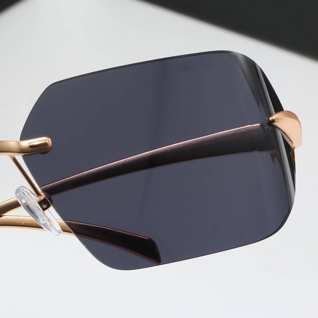 2024 Nuova fotografia di viaggio da donna con montatura super grande edizione coreana occhiali da sole personalizzati_voghion.com