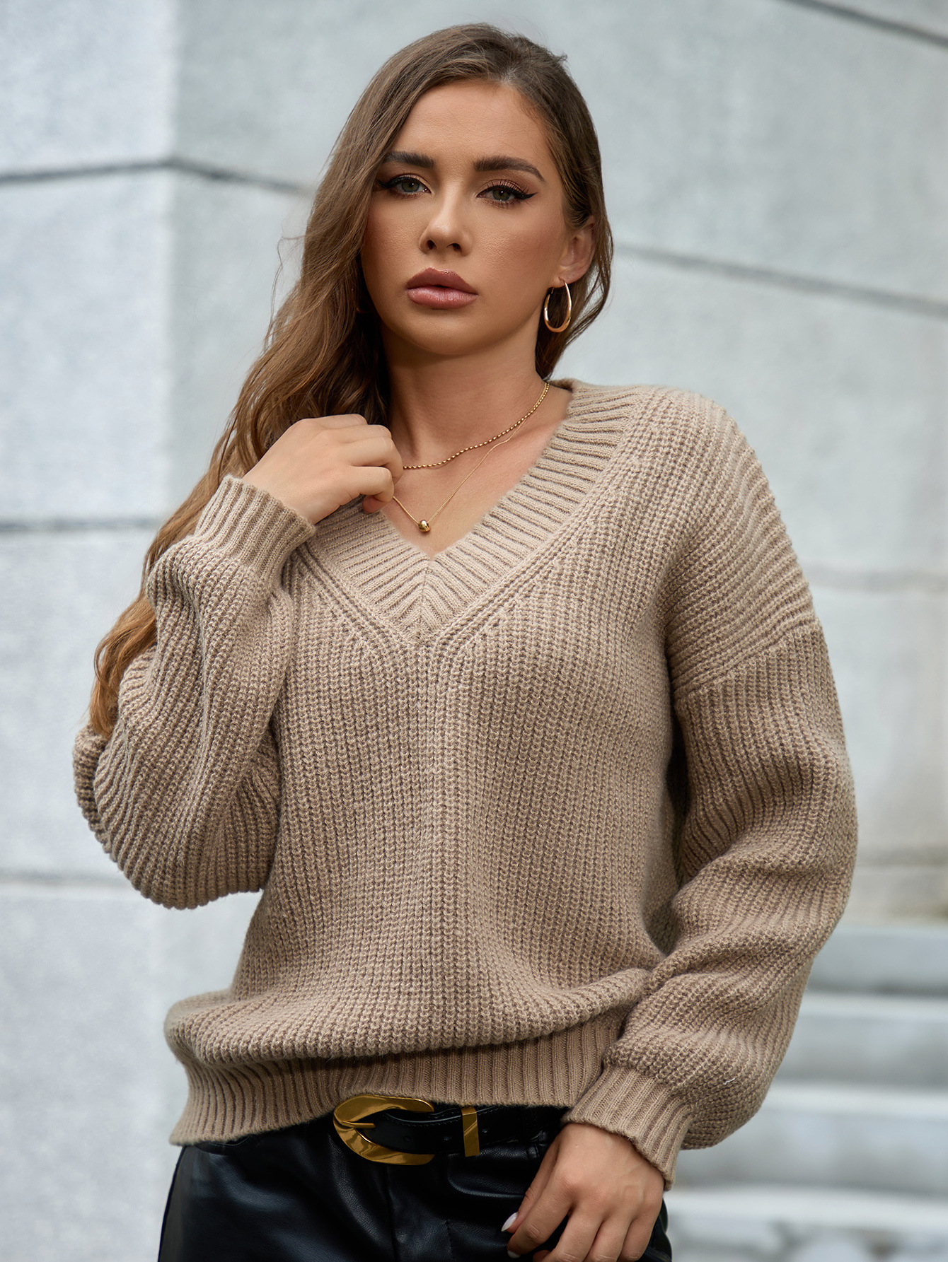 V-neck Sweater Women Pullover Breathable Ribbed Cuffs Relaxed Fit_voghion.com