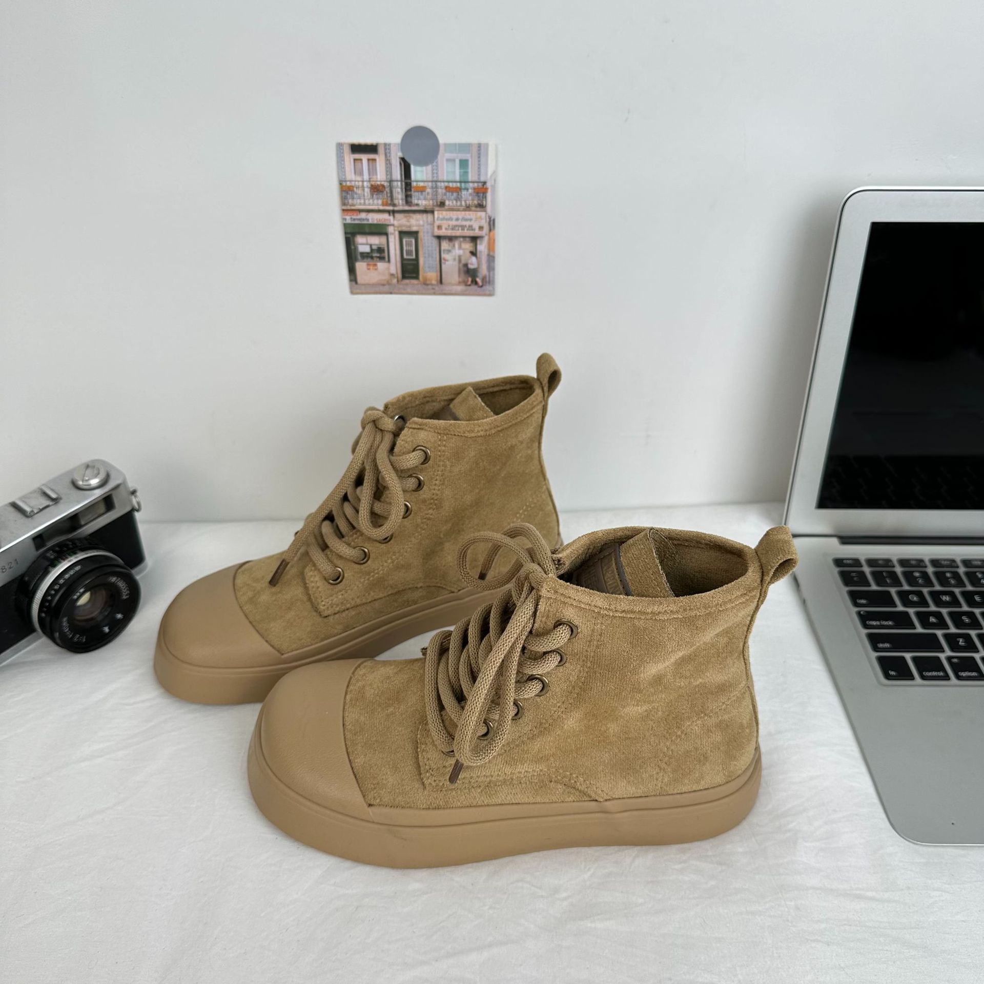 Zapatillas de plataforma de caña alta de onda lejana, todo fósforo 2024 otoño e invierno nuevas botas cortas, zapatos de lona casuales coreanos para mujer