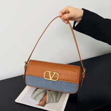 �ٴ�Ҹ�·�������Ů�r�г���ʯ�^�yײɫ���ֵŮ���μ�б��С����