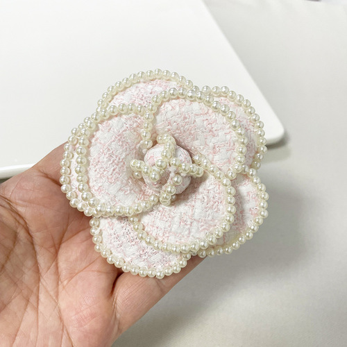 A Korean floral cashmere rough knit pearl edge camellia brooch coat outerwear accessory Chanel-style sweater pin brooch