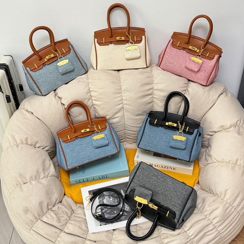 Korean Retro Handbag for Women, New Style, Contrasting Colors, Versatile Shoulder and Crossbody Bag, Textured Niche Fashion Platinum Bag