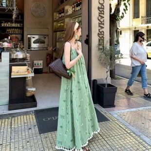 ������δ���Ů�b��߅�ȼ��L�Gɫ�l�y�����̽��B��ȹ���ɚ��|�Lȹ