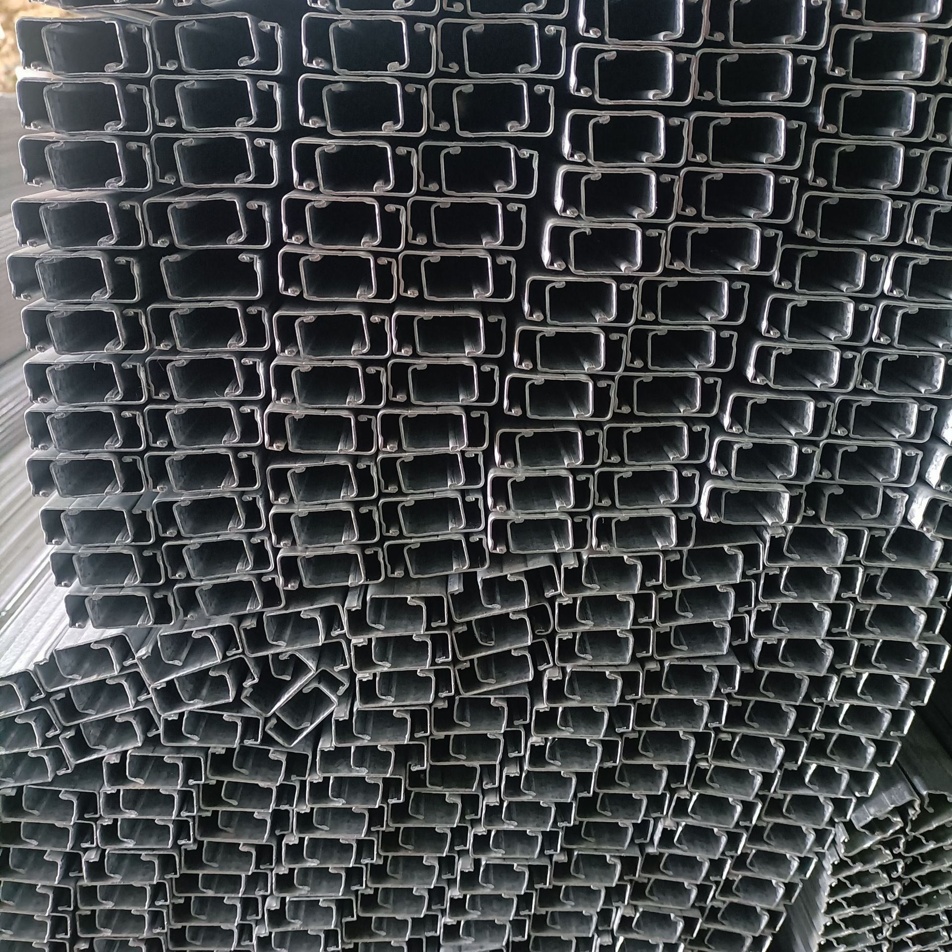 Accesorios de invernadero ranura de clip de invernadero ranura de película de presión de resorte de aluminio de aluminio nano espesado resistente a la corrosión y no oxidado gran ventaja