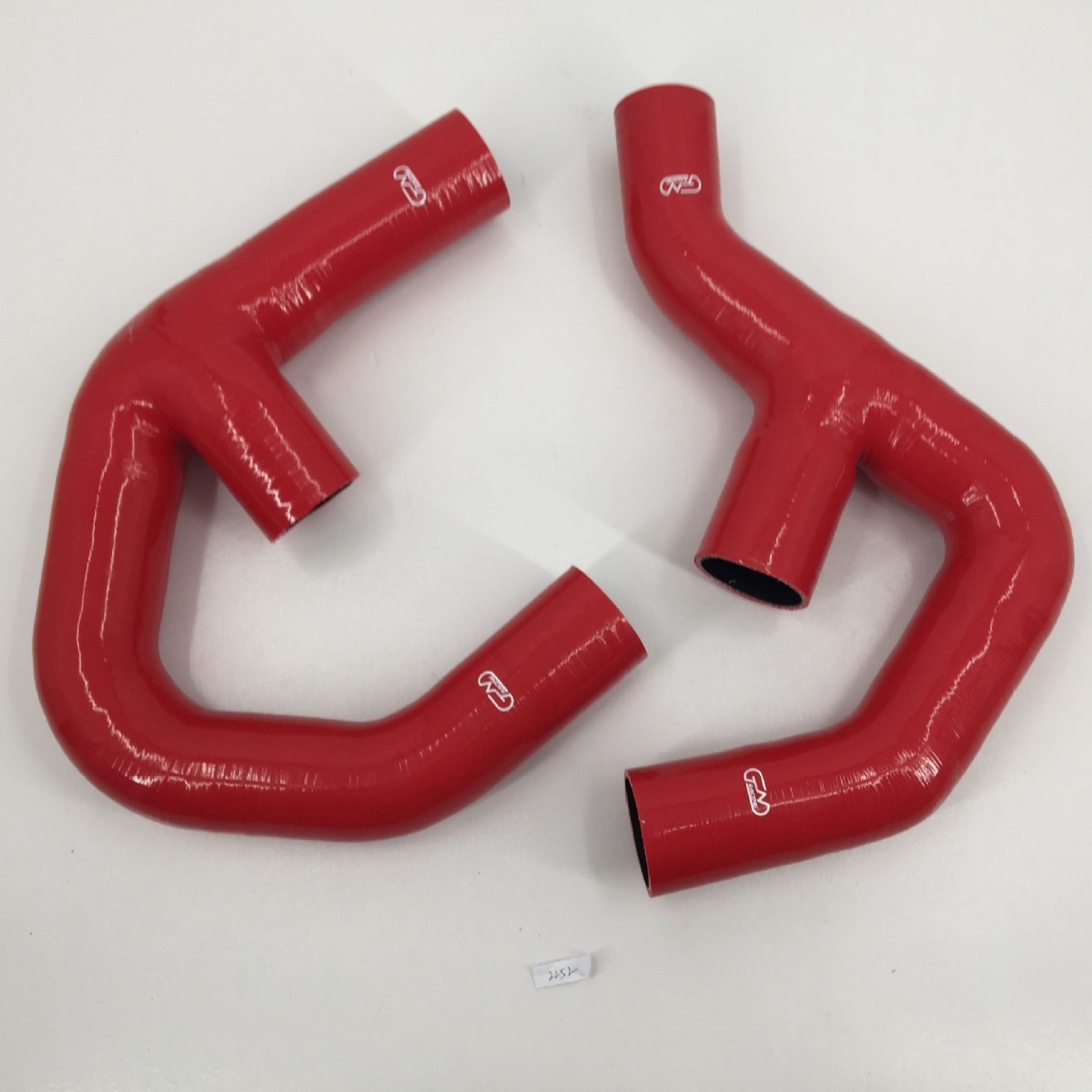 厂家供应高尔夫GTI 2.0中冷器管，改装车用硅胶管