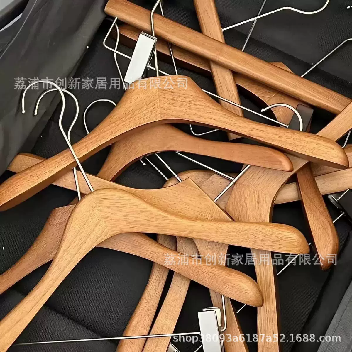 批发胡桃色胡桃木女装服装店衣柜无痕宽肩衣挂撑衣架实木防滑设计