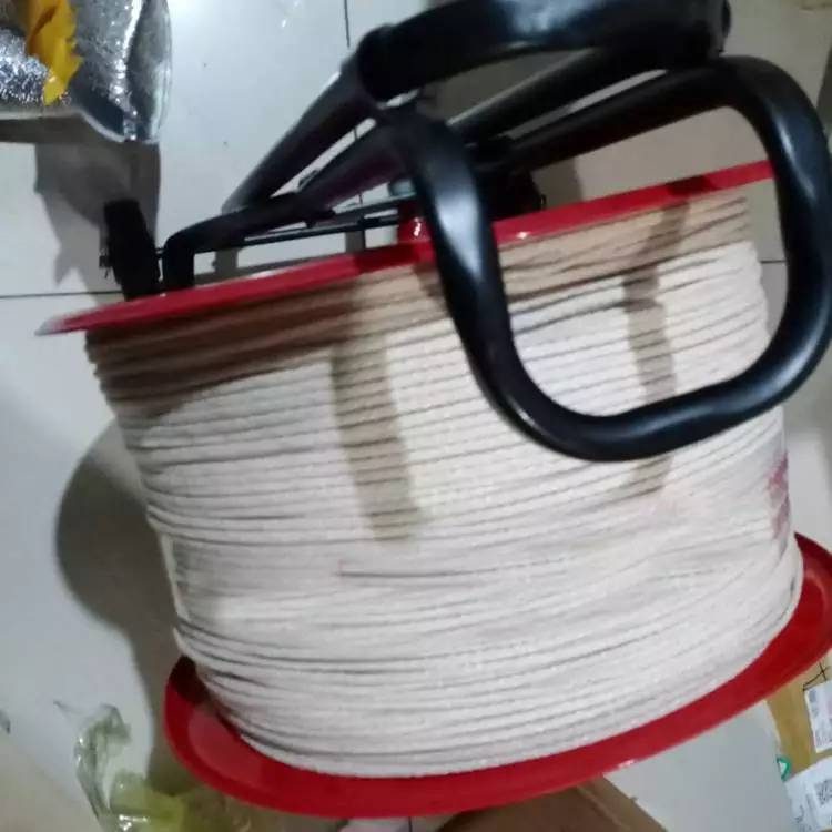 La línea de guía de la mina tiene alta resistencia a la tracción a prueba de incendios auto-luminosa y es adecuada para el campo de la mina de carbón