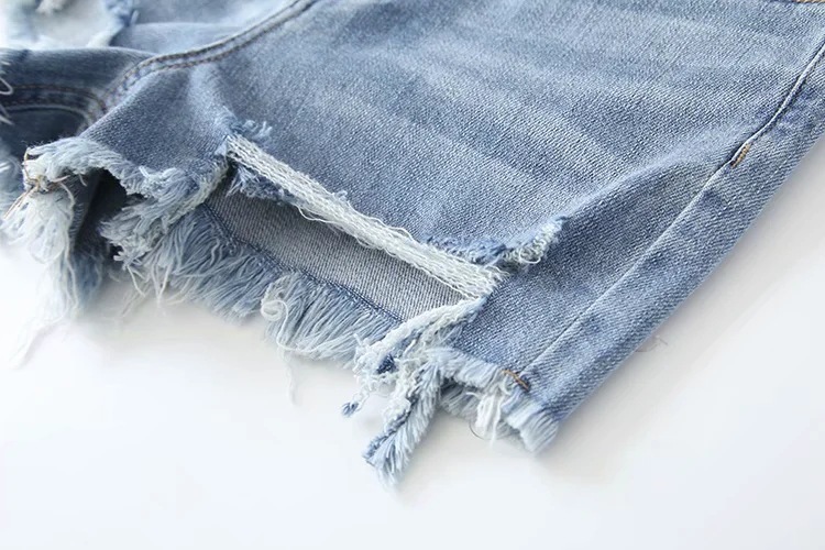 Raw-edged high-waisted denim shorts  NSHS29343