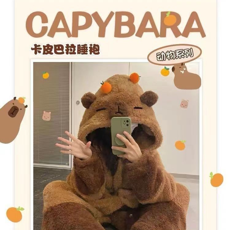 Nuevo pijama con capucha de Mickey Mouse con diseño de fresa, bata de forro polar coral con diseño de capibara y mapache, admite dropshipping