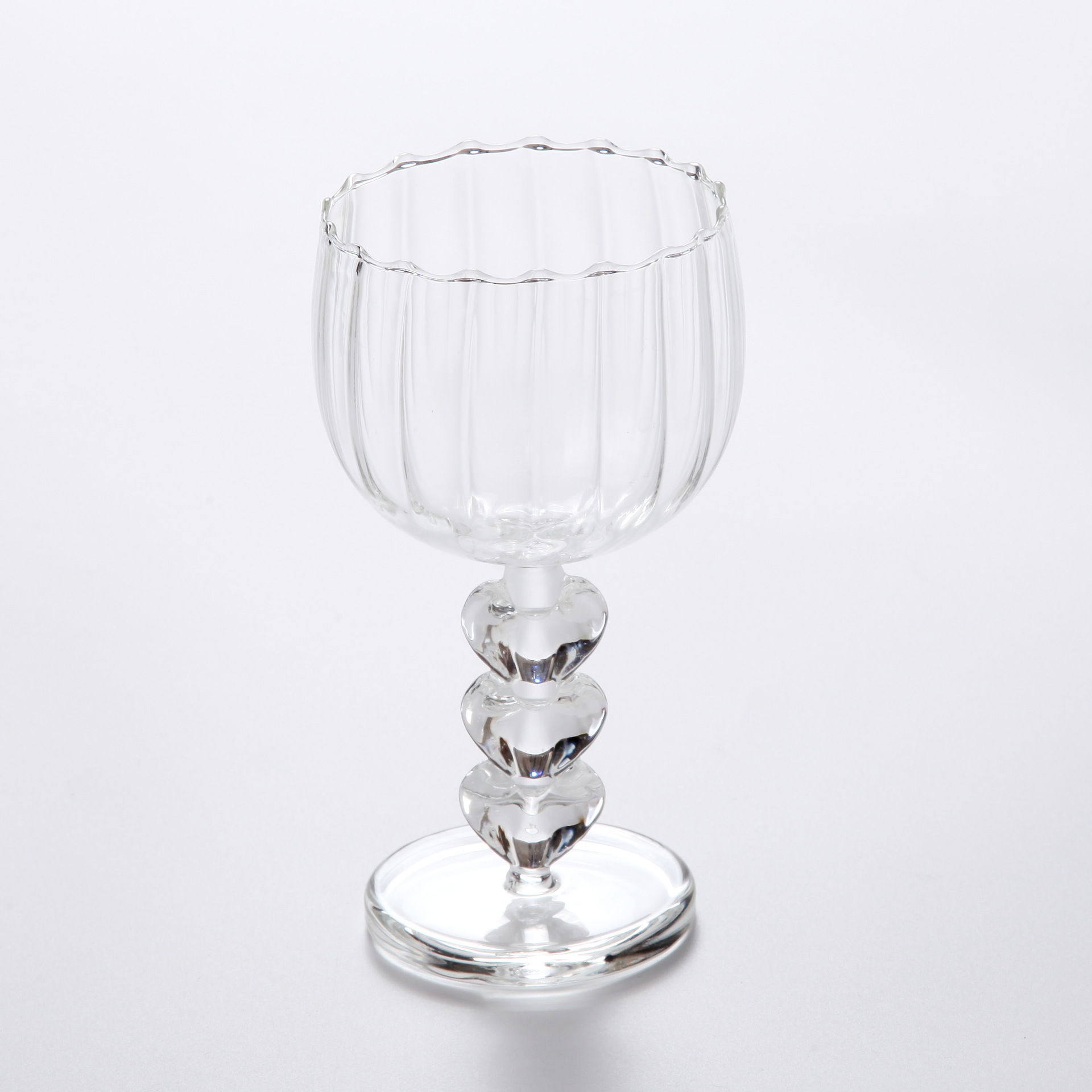 투명 줄무늬 직경 8.2 높이 14.7 입 7.2 바닥 6.4 용량 220ml 무게 153g