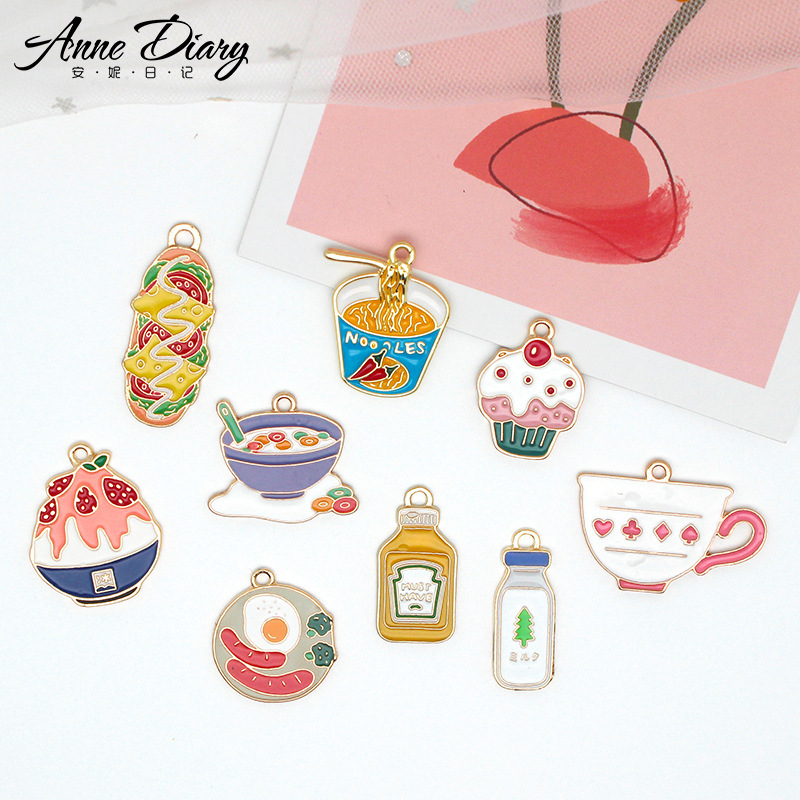 Japanese food hot dog ramen strawberry sand ice pendant DIY Korean jewelry accessories alloy oil drops Japanese food hot dog ramen strawberry sand ice pendant DIY Korean jewelry accessories alloy oil drops