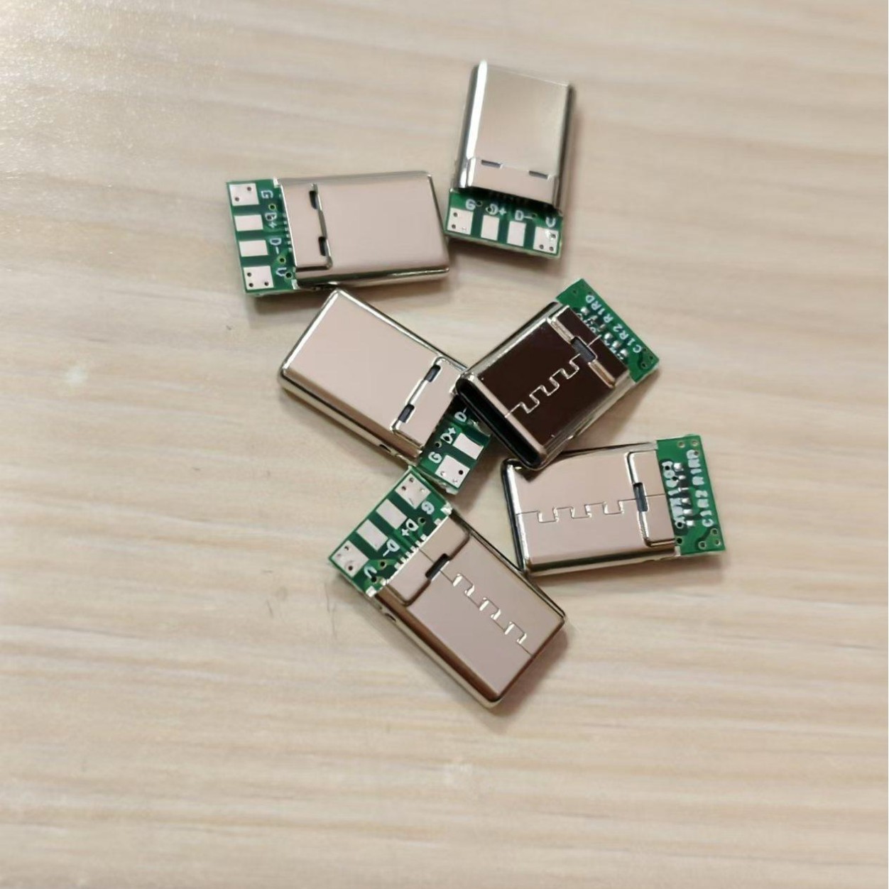 TYPE-C 4-core with data welding wire injection molded male connector USB data plug