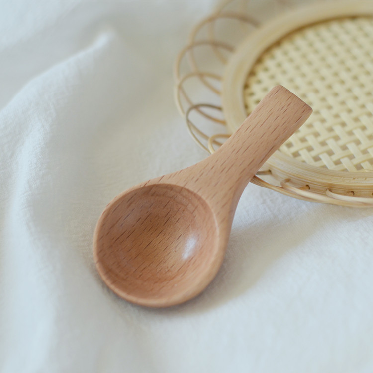 Lançamento de novo produto: Mini medidor de leite em pó, temperos e grãos de café em madeira de faia com cabo semicircular simples._voghion.com
