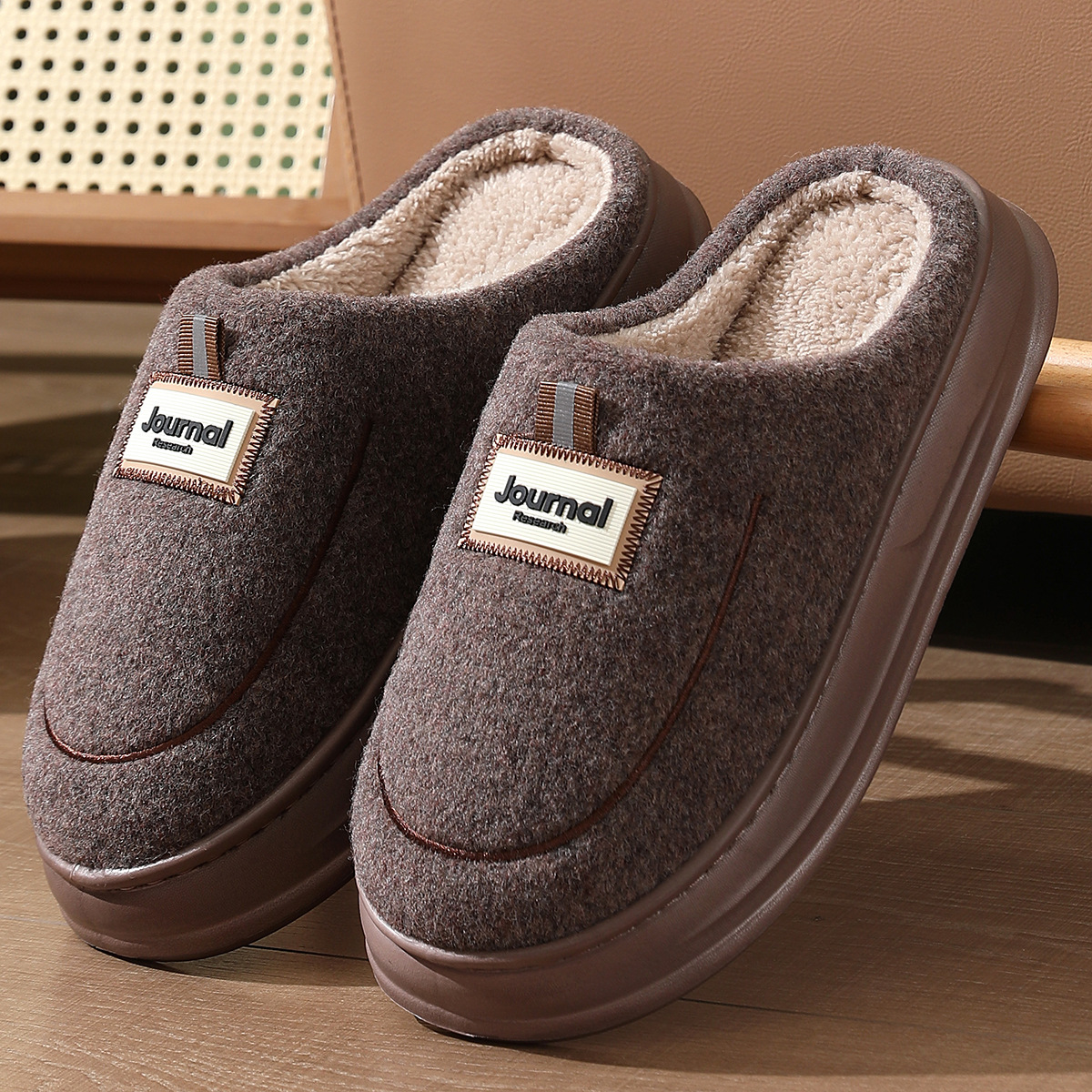 Zapatillas de algodón de invierno para hombre, zapatillas de algodón de suela gruesa de terciopelo, antideslizantes, para interiores, talla extra grande, novedad de 2024