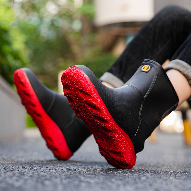 Moda Botas de lluvia de media pantorrilla para hombres al aire libre verano juvenil zapatos impermeables Meituan para llevar zapatos de goma Botas de lluvia de invierno de moda