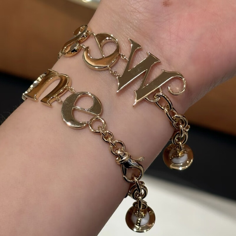 The Queen Mother's Thread Cut Large Letter Logo Planet Bracelet Women's Vivian Punk Style Hip-Hop Personalized Stacking Bracelet