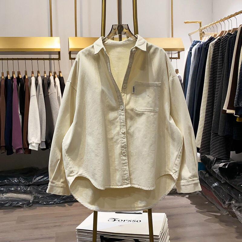 Fashionable pocket-labeled turn-down collar denim shirt for women, new spring and autumn versatile jacket, trendy coffee color, off-shoulder, high elasticity, dyed
