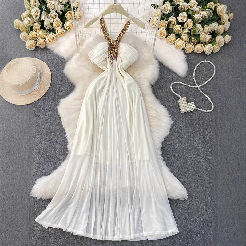 French-style elegant and sophisticated beaded gemstone-embellished V-neck halter neck dress for women, summer fairy-style long gown with a large hem