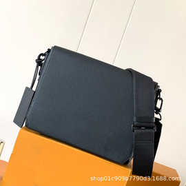 L家男士邮差包单肩包牛皮斜挎包带拉链后袋休闲时尚M57080M21363