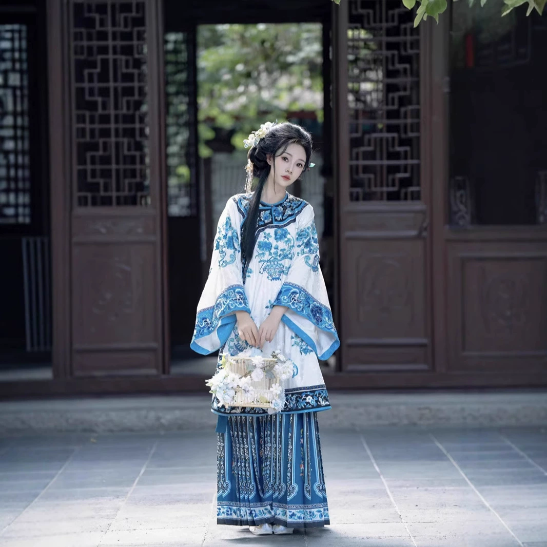 Цинханьская женщина Хуишан сине-белый фарфоровый набор с принтом в китайском стиле