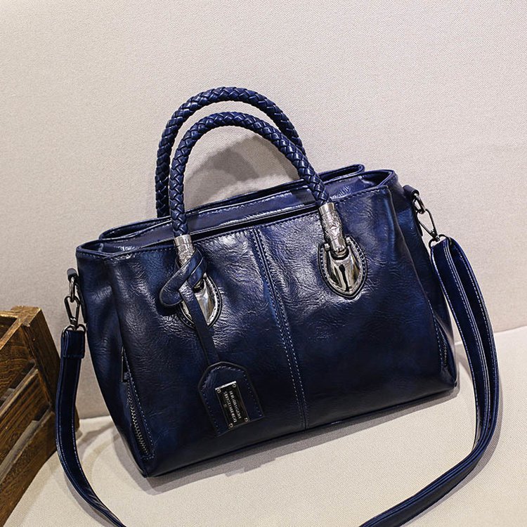 European and American retro women's bag trend, new cross-border hand-held shoulder crossbody bag made of oil wax leather for export, one piece, global consignment undefined