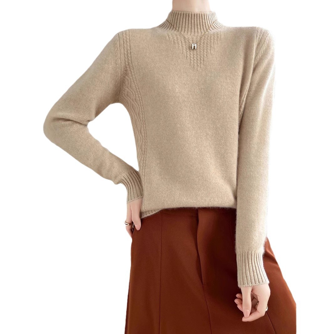 Demi-season woolen knitted sweater