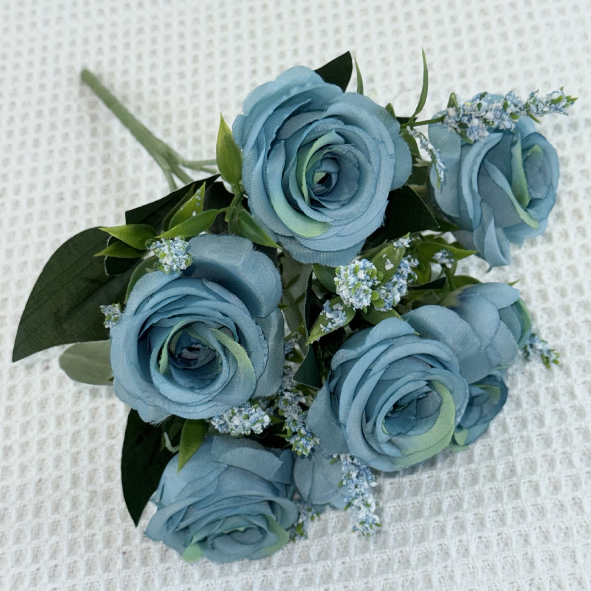 Comercio exterior transfronterizo al por mayor Manso de boda de Amazon Ramo de flores Rosas Sosteniendo explosiones transfronterizas Flores artificiales Flores artificiales Flores falsas