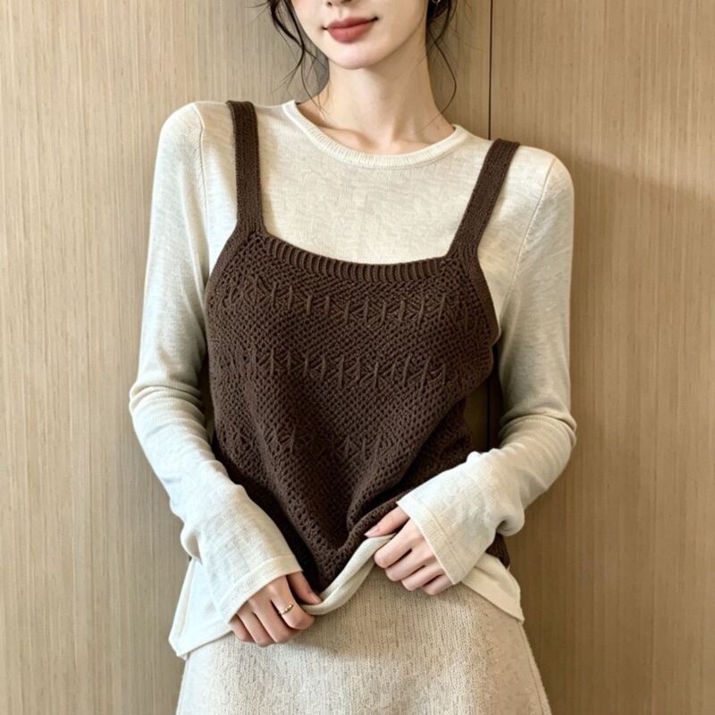 Short vest for spring and autumn, Korean style layered outerwear, sleeveless knitted top, vintage hollow-out knitted camisole with square neckline for women Short vest for spring and autumn, Korean style layered outerwear, sleeveless knitted top, vintage hollow-out knitted camisole with square neckline for women