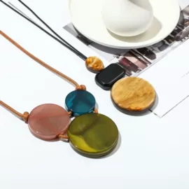 胸针;项链;耳环