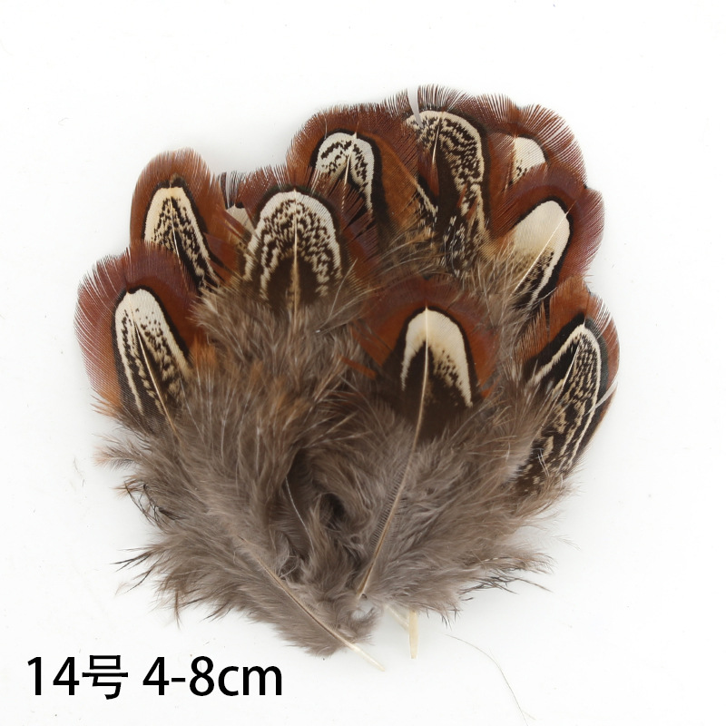 Fábrica al por mayor de bricolaje plumas pequeñas plumas naturales plumas de pollo salvaje plumas de pato jardín de infantes joyas hechas a mano gato divertido material de captura de sueños