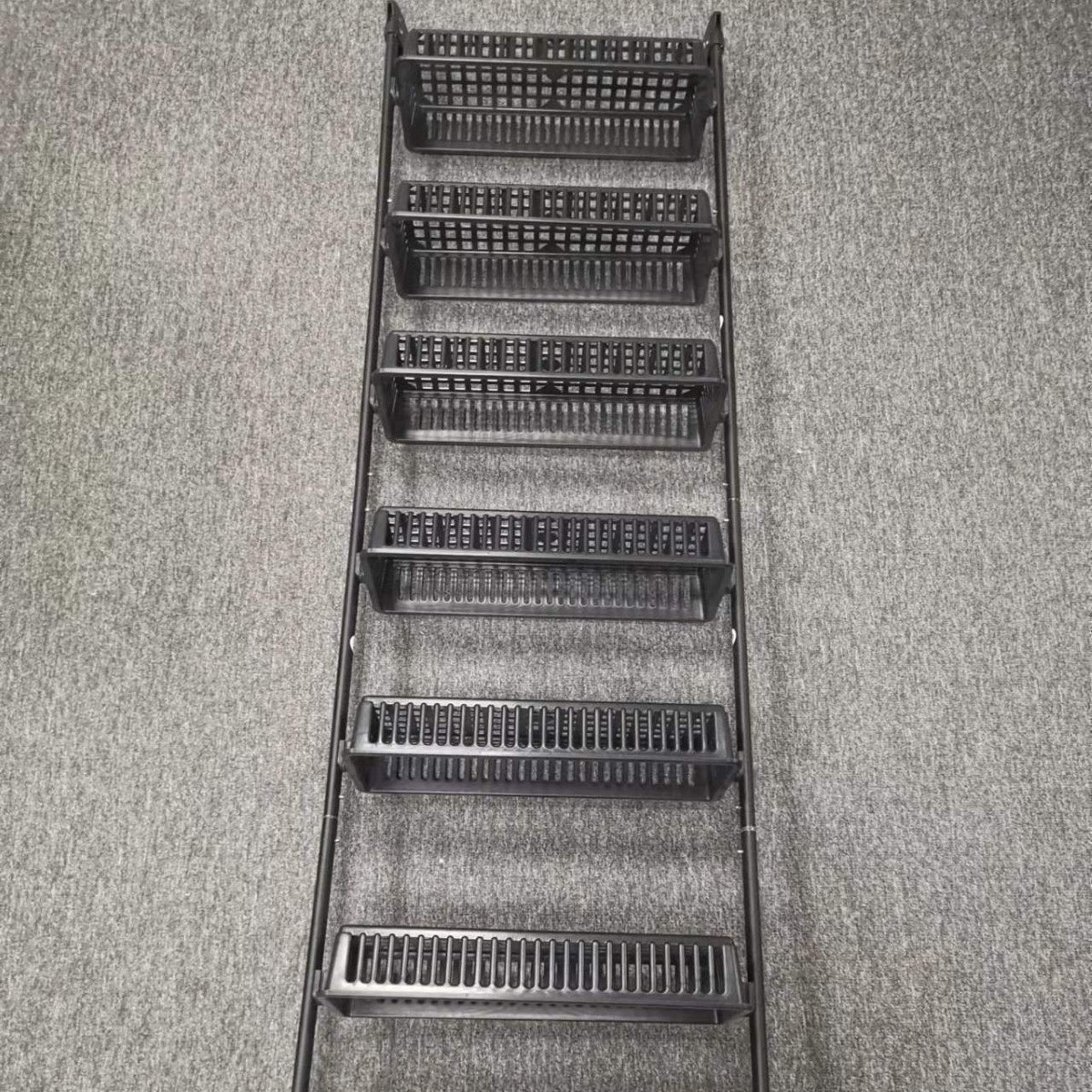 Detrás de la puerta de almacenamiento rack baño rack de almacenamiento en el hogar ducha colgando cesta mal estante cocina baño rack de almacenamiento al por mayor