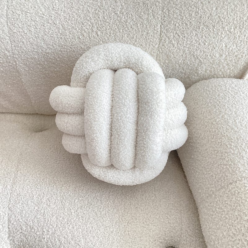 Cream white knotted ball (diameter 28cm)