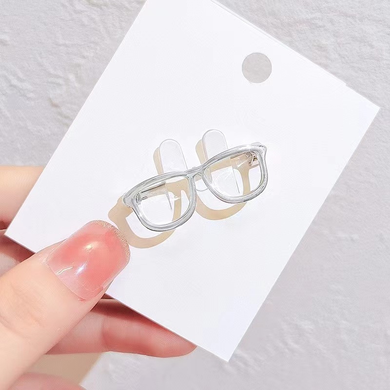 Simple Style Glasses Metal Plating Women's Brooches display picture 8