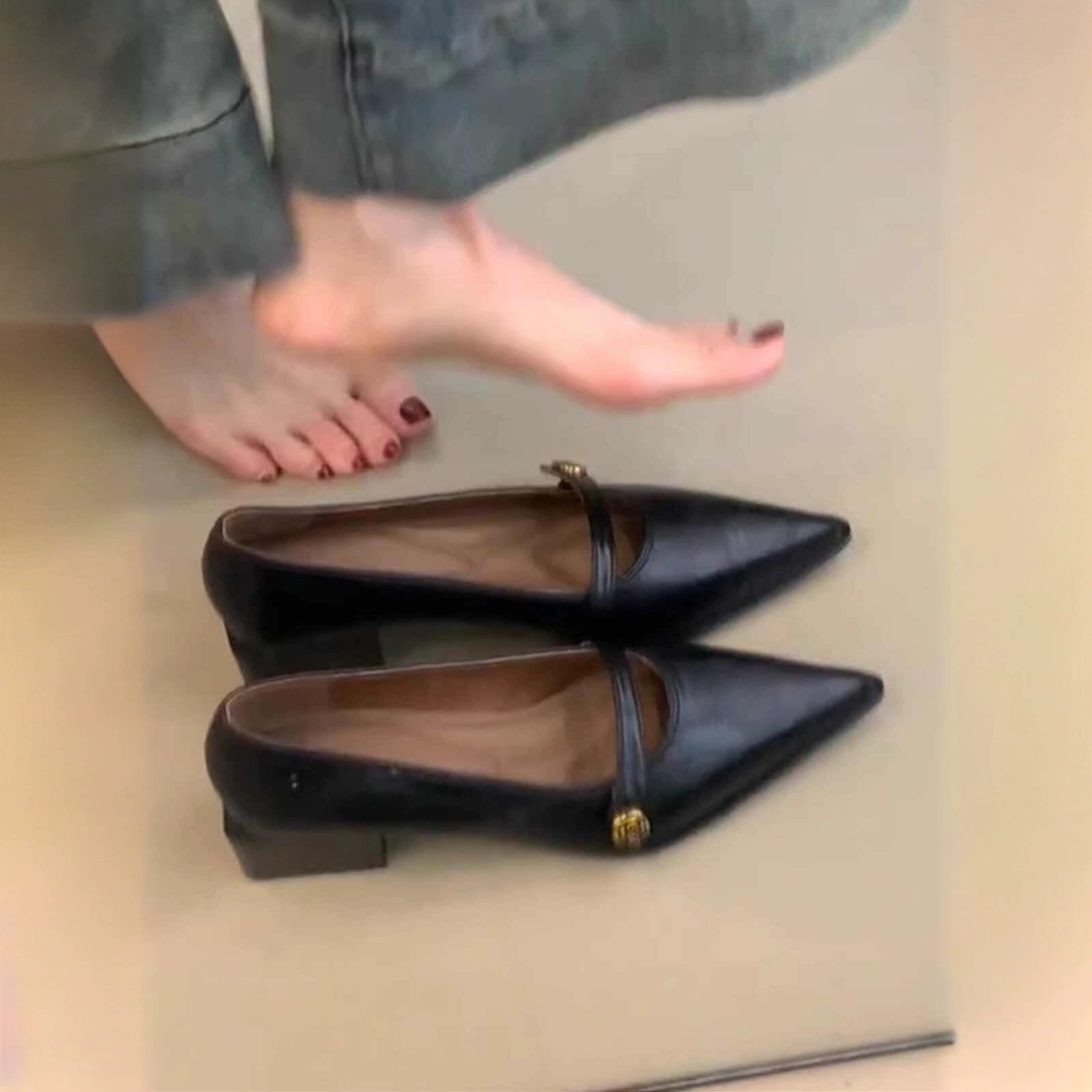 Мягкая кожа ретро на высоких каблуках на высоком каблуке женский весенний и осенний новый туфли на одном каблуке с толстыми пуговицами