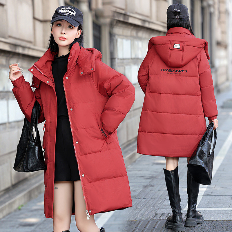 Chaqueta de plumón de mediana edad para mujeres de mediana edad 2025 moda de invierno con sombrero caliente y grueso abrigo de rodilla moda ropa de madre