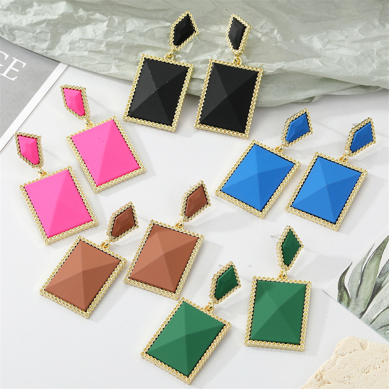 Retro Candy Color Geometric Resin Colorful Frosted Square Long Earrings display picture 1