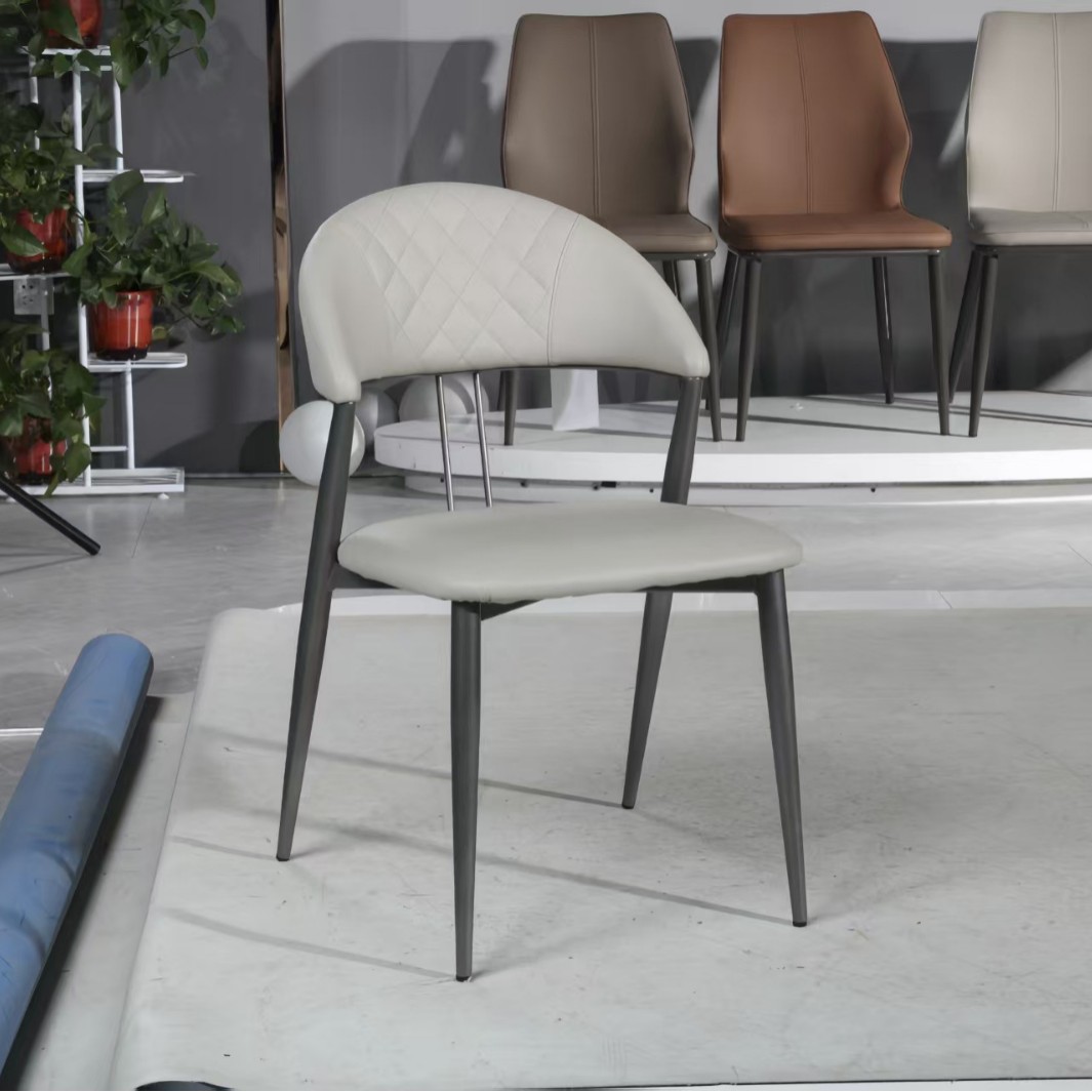 厂家直发意式餐椅家用轻奢软包凳现代简约网红铁艺酒店餐厅餐桌T&