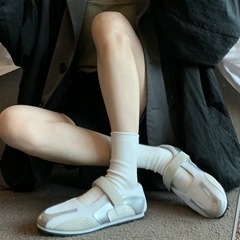 本革の韓国版の小さい衆の銀色のメアリー珍のバレエの靴の平底のマジックはレジャーの運動靴の白い靴の女性靴を貼ります。