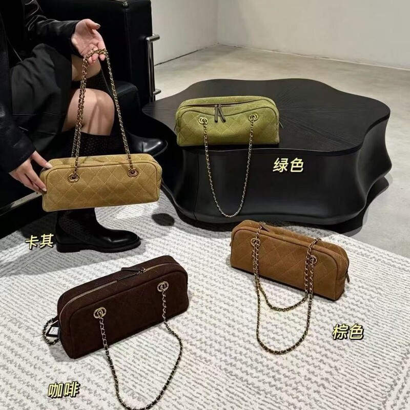 Elegant matte diamond-patterned chain baguette underarm bag, 2026 autumn simple versatile shoulder bag, large capacity for commuting