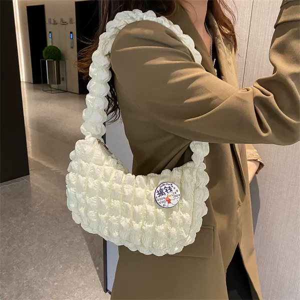 This year's popular small bag women's 2024 new fashion pleated shoulder messenger bag student hand-held underarm bag