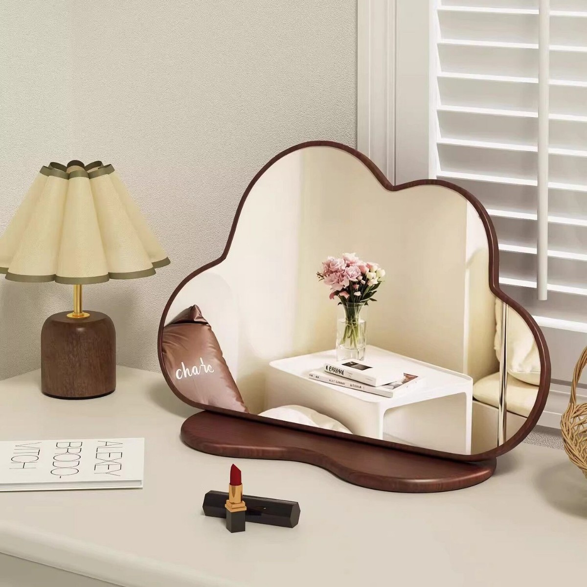 Vintage Cloud-Shaped Makeup Mirror for Home Use, Dressing Table Mirror, Bedroom Desktop High-End Solid Wood Retro Vanity Mirror