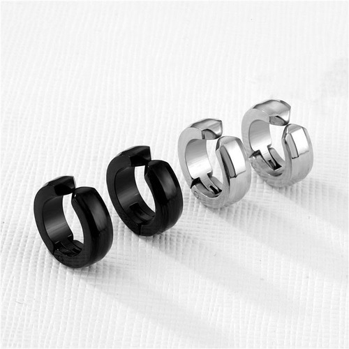 Hip-hop ear clips for men, no-piercing design with a premium feel—titanium steel earrings featuring smooth, curved arcs. Trending  cross-border style!
