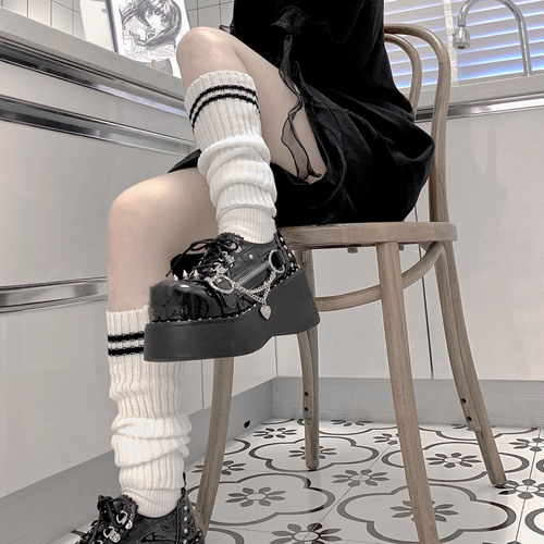 JK Japanese Lolita Knitted Striped Knee-High Socks for Women, Autumn/Winter Warmth Leg Guards, Mid-Calf Lolita Stacked Socks