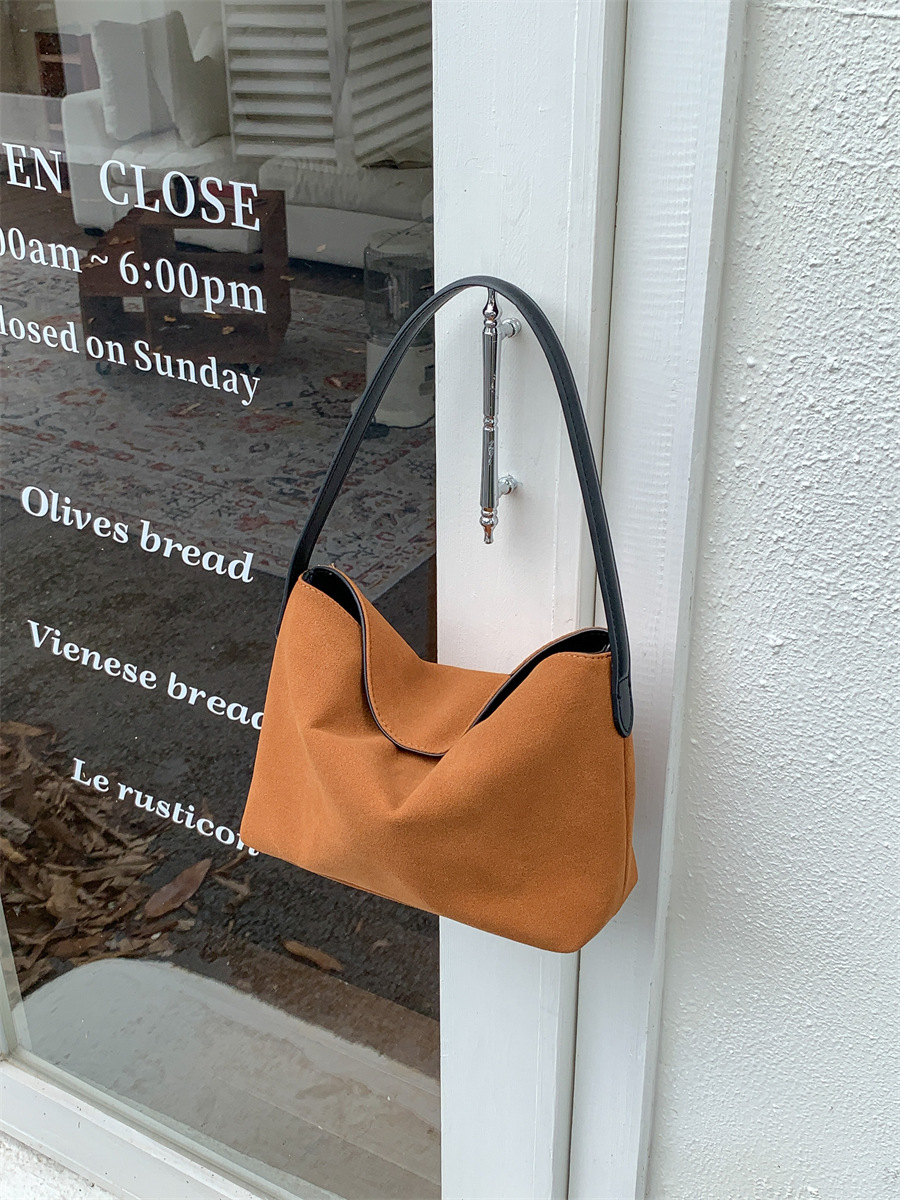 Geantă de subraț din piele întoarsă, geantă de mână de nișă pentru toamnă și iarnă, textură plușată, geantă mică pătrată, la modă și versatilă, de mână_voghion.com