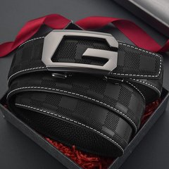メンズレザーベルト、レターモデル、第一層牛革エンボス加工、自動バックルベルト、ヨーロッパとアメリカのメンズカジュアルベルト、多用途、軽くて豪華なスタイル
